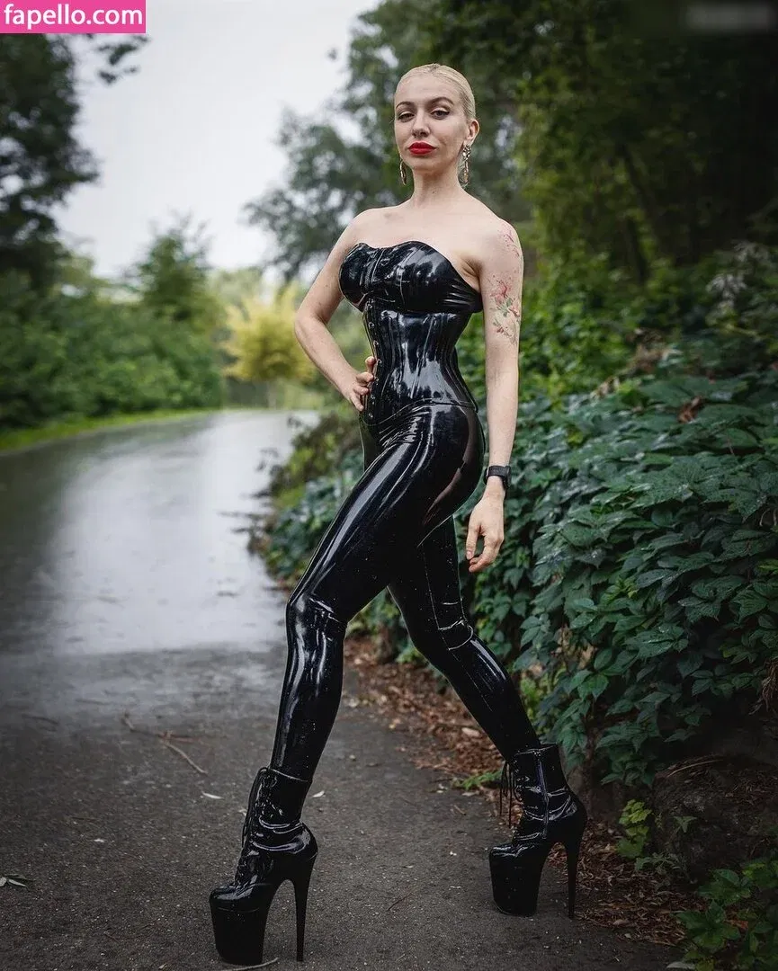 katya_superb / katyasuperb Onlyfans Photo Gallery 