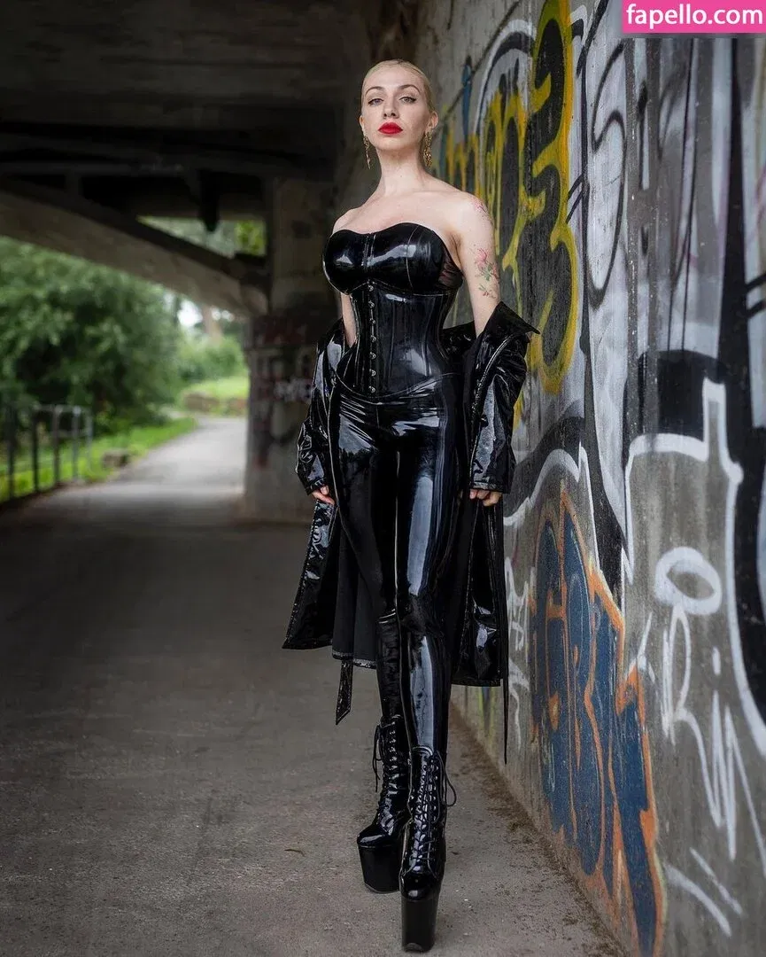 katya_superb / katyasuperb Onlyfans Photo Gallery 