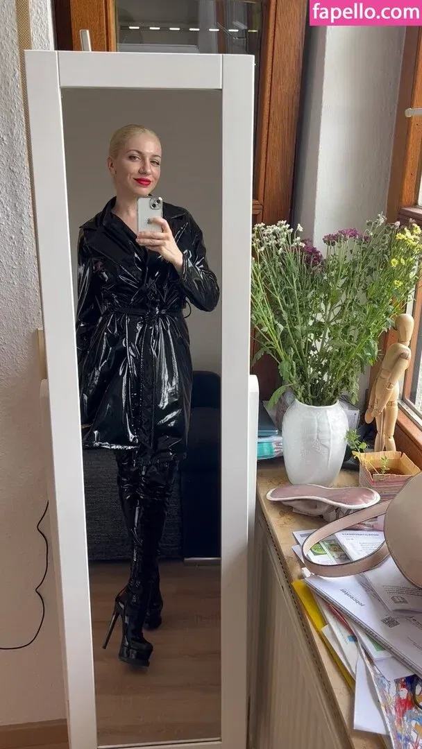 katya_superb / katyasuperb Onlyfans Photo Gallery 