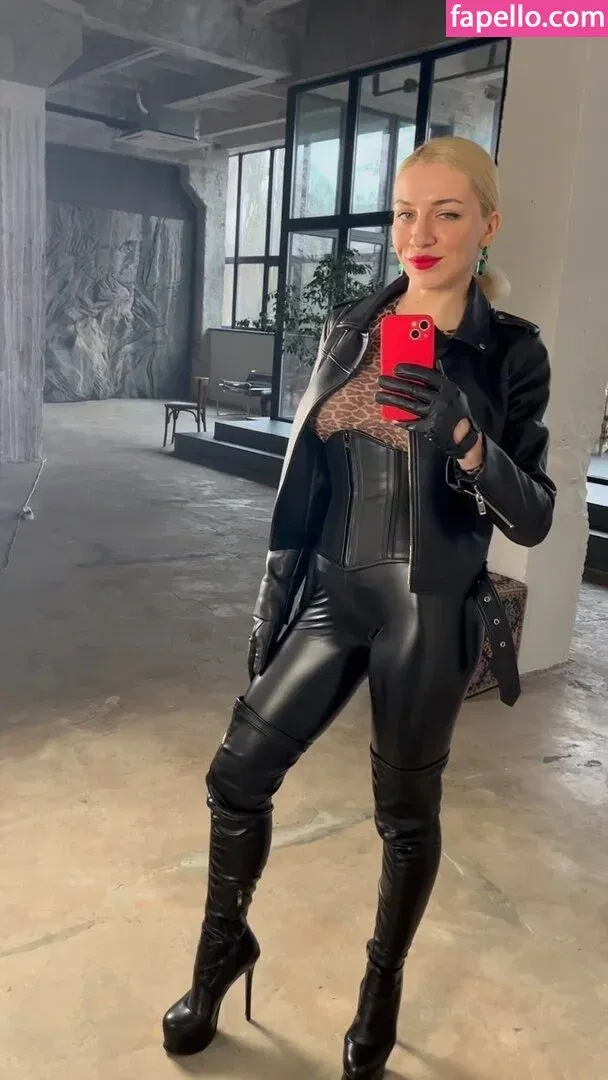 katya_superb / katyasuperb Onlyfans Photo Gallery 