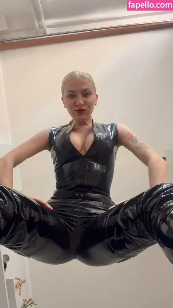 katya_superb / katyasuperb Onlyfans Photo Gallery 