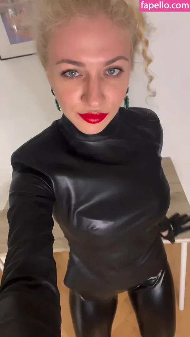 katya_superb / katyasuperb Onlyfans Photo Gallery 