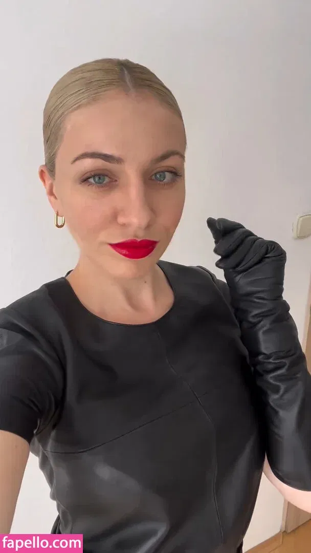 katya_superb / katyasuperb Onlyfans Photo Gallery 