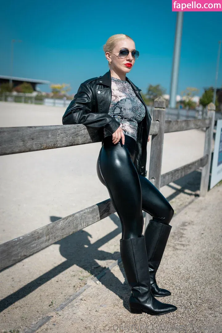 katya_superb / katyasuperb Onlyfans Photo Gallery 