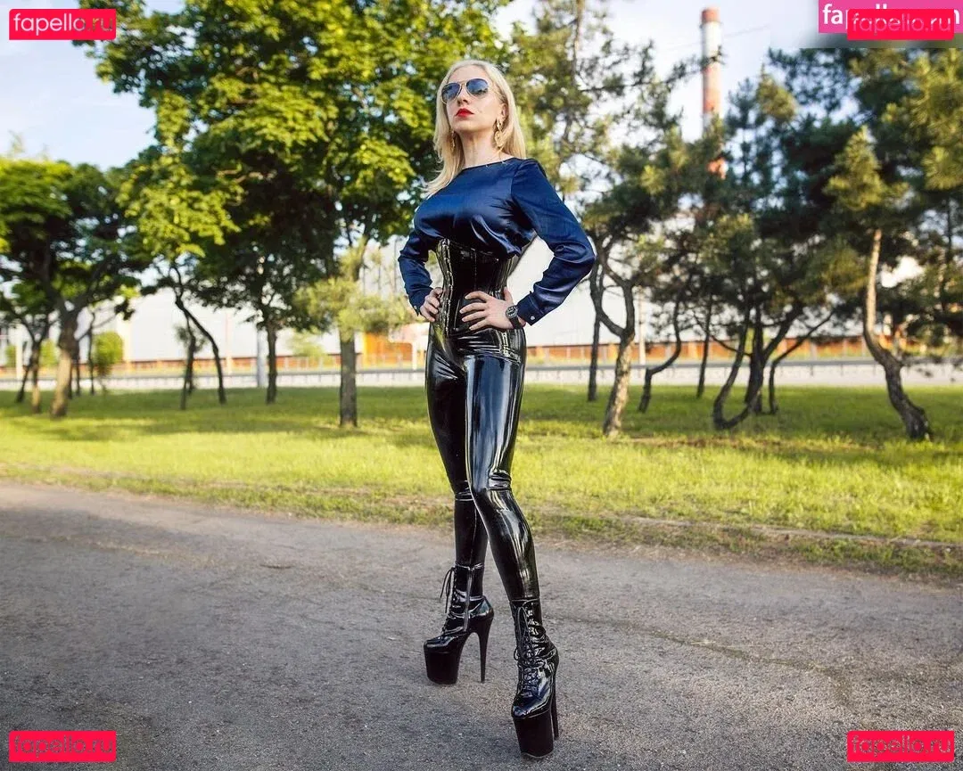 katya_superb / katyasuperb Onlyfans Photo Gallery 