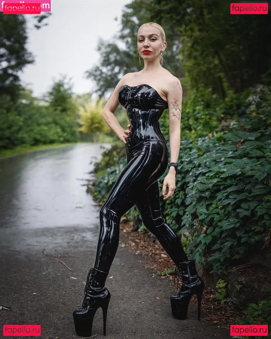 katya_superb / katyasuperb Onlyfans Photo Gallery 