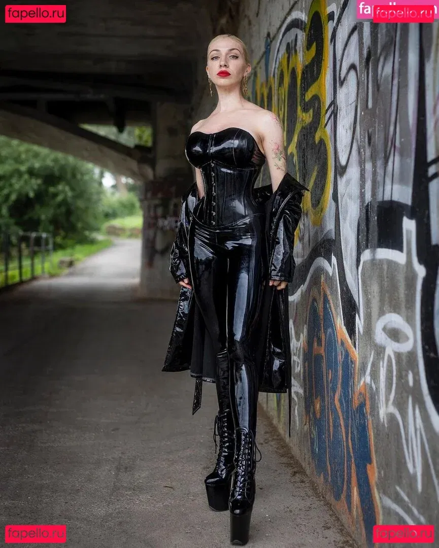 katya_superb / katyasuperb Onlyfans Photo Gallery 