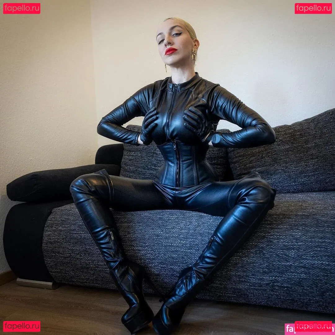 katya_superb / katyasuperb Onlyfans Photo Gallery 
