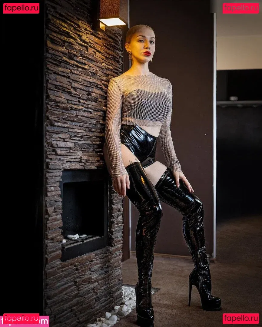 katya_superb / katyasuperb Onlyfans Photo Gallery 