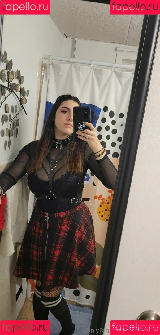 formerly bigtiddygothwifeaa / newmoonrave / ravenlylith Onlyfans Photo Gallery 