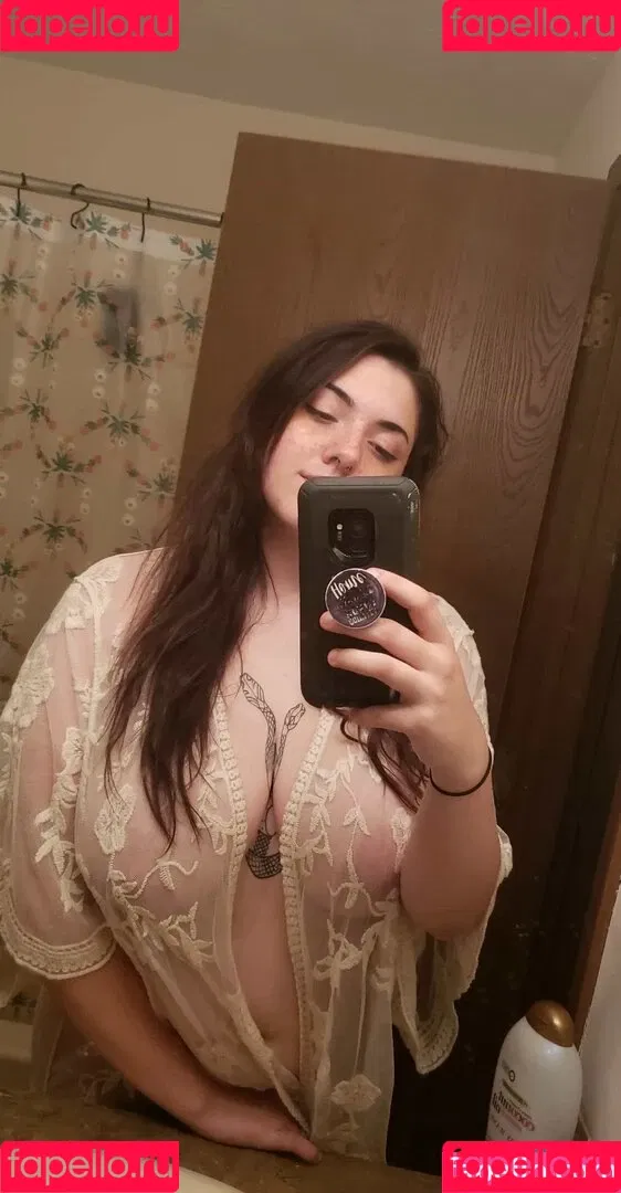 formerly bigtiddygothwifeaa / newmoonrave / ravenlylith Onlyfans Photo Gallery 