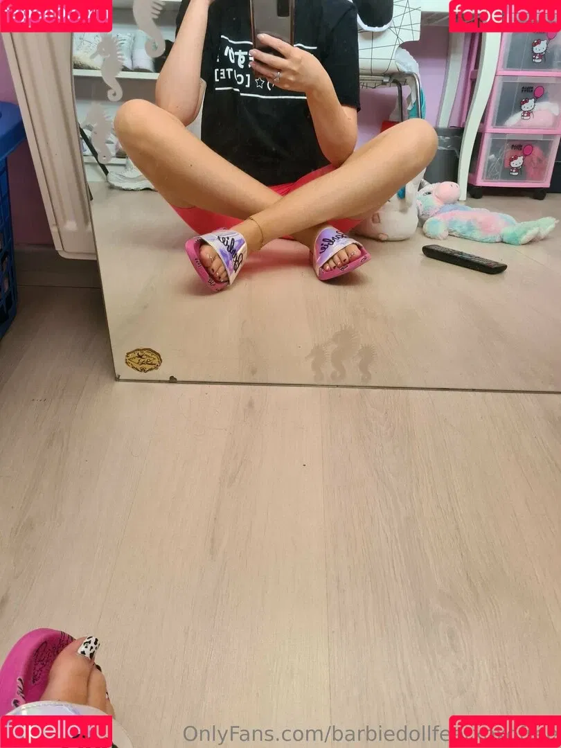 barbiedollfeetxoxofree / xblackdoll Onlyfans Photo Gallery 
