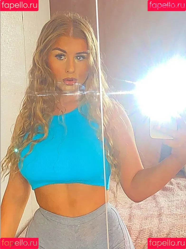 Isabelle Rose / hellsbelsrose / isabellrrose Onlyfans Photo Gallery 