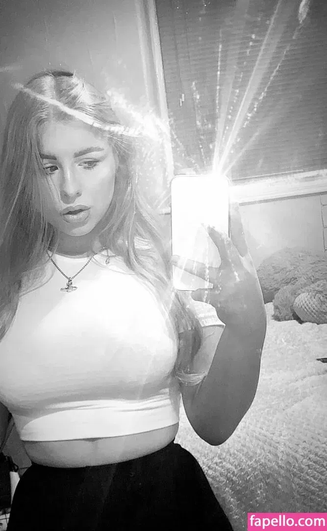 Isabelle Rose / hellsbelsrose / isabellrrose Onlyfans Photo Gallery 