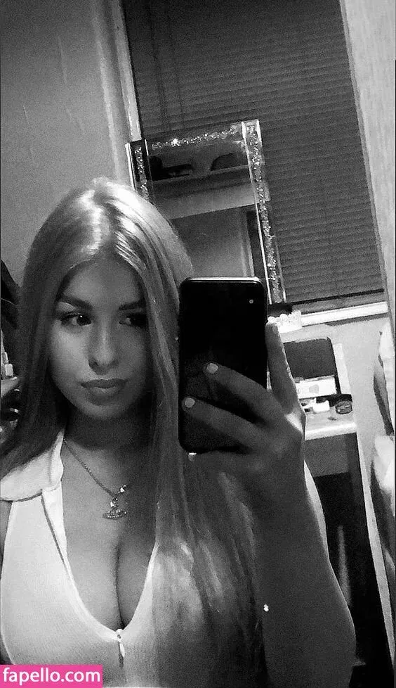 Isabelle Rose / hellsbelsrose / isabellrrose Onlyfans Photo Gallery 