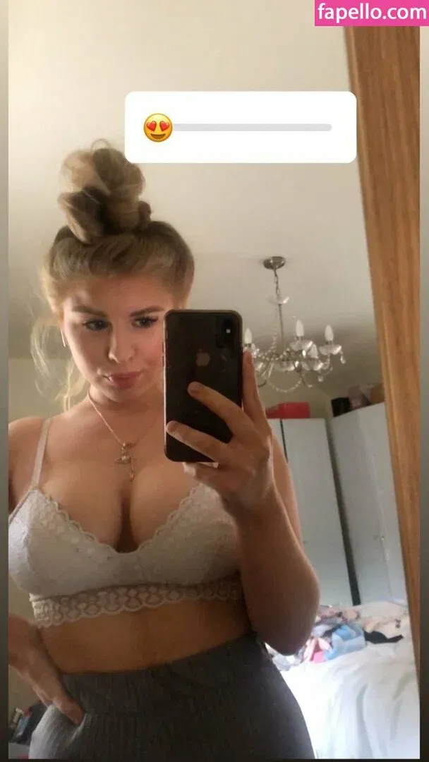 Isabelle Rose / hellsbelsrose / isabellrrose Onlyfans Photo Gallery 