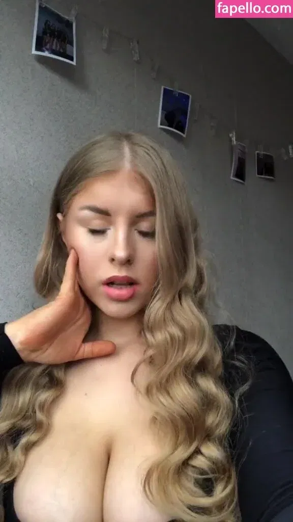 Isabelle Rose / hellsbelsrose / isabellrrose Onlyfans Photo Gallery 