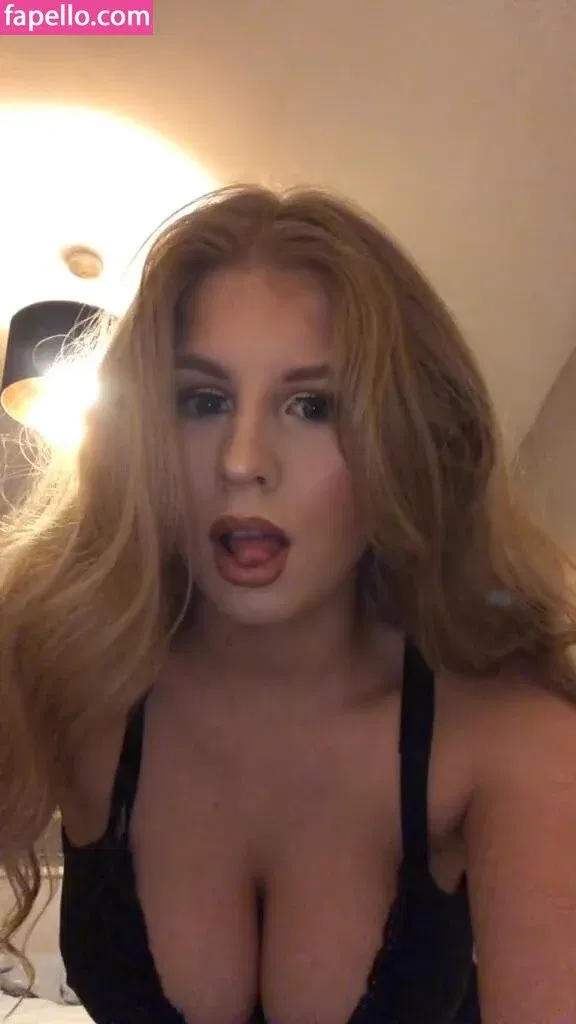 Isabelle Rose / hellsbelsrose / isabellrrose Onlyfans Photo Gallery 