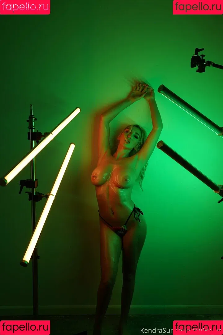 Kendra Sunderland / kslibrarygirl / therealkslibrarygirl Onlyfans Photo Gallery 