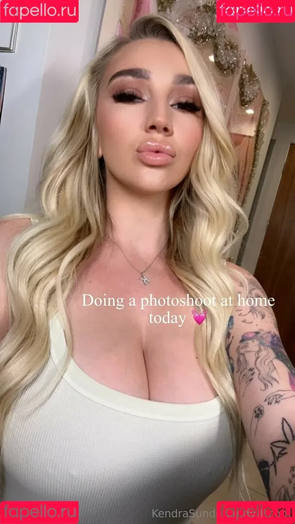 Kendra Sunderland / kslibrarygirl / therealkslibrarygirl Onlyfans Photo Gallery 