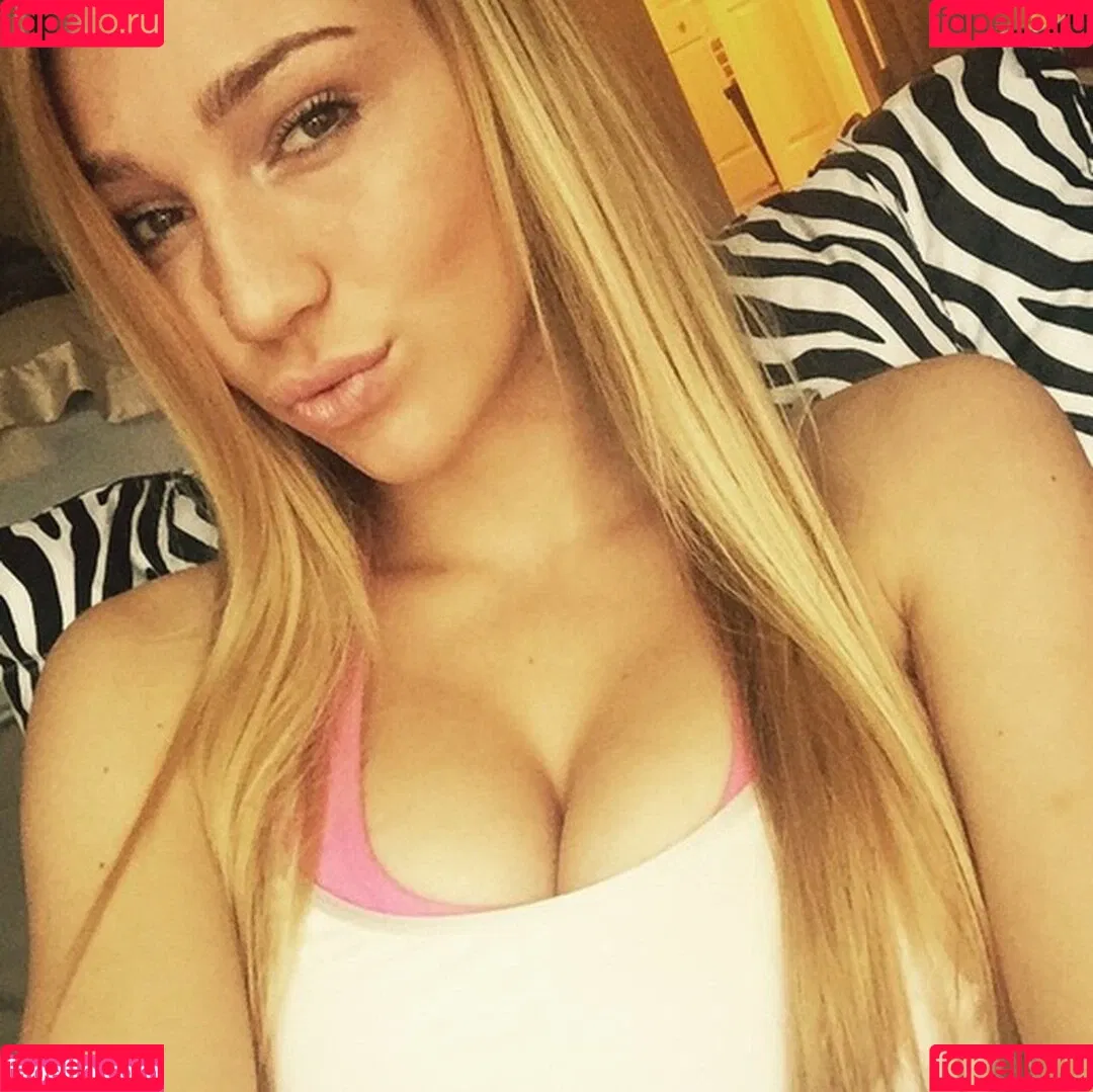 Kendra Sunderland / kslibrarygirl / therealkslibrarygirl Onlyfans Photo Gallery 