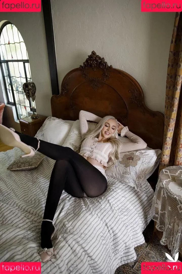 Kendra Sunderland / kslibrarygirl / therealkslibrarygirl Onlyfans Photo Gallery 