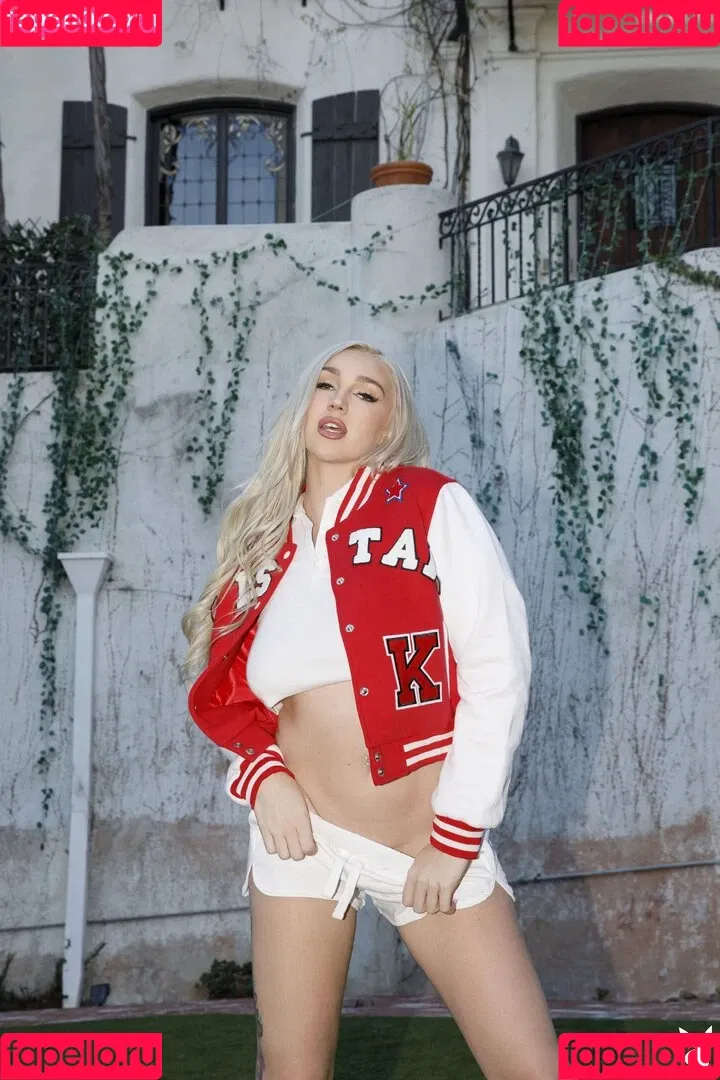 Kendra Sunderland / kslibrarygirl / therealkslibrarygirl Onlyfans Photo Gallery 
