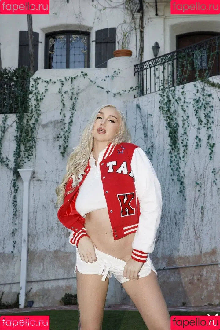 Kendra Sunderland / kslibrarygirl / therealkslibrarygirl Onlyfans Photo Gallery 