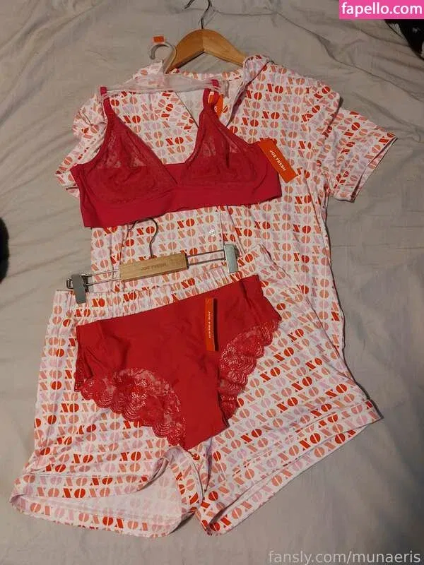 Munaeris / https: Onlyfans Photo Gallery 