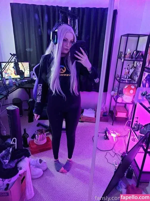 Munaeris / https: Onlyfans Photo Gallery 