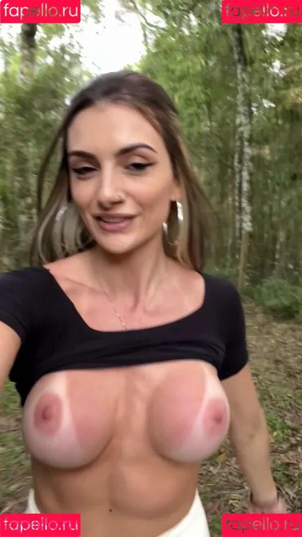 Sarah Caus / caustotal / sarahcaus Onlyfans Photo Gallery 