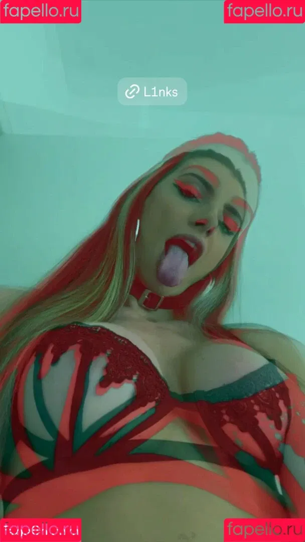 Sarah Caus / caustotal / sarahcaus Onlyfans Photo Gallery 