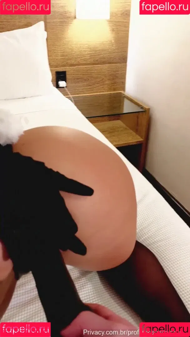 Sarah Caus / caustotal / sarahcaus Onlyfans Photo Gallery 