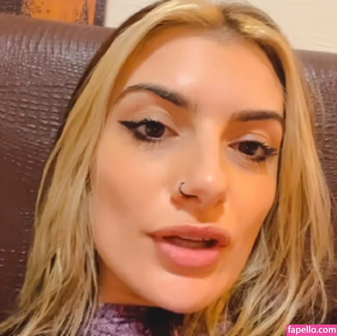 Sarah Caus / caustotal / sarahcaus Onlyfans Photo Gallery 