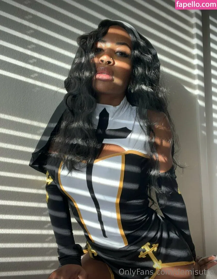 Demi Sutra / DemiSutra Onlyfans Photo Gallery 