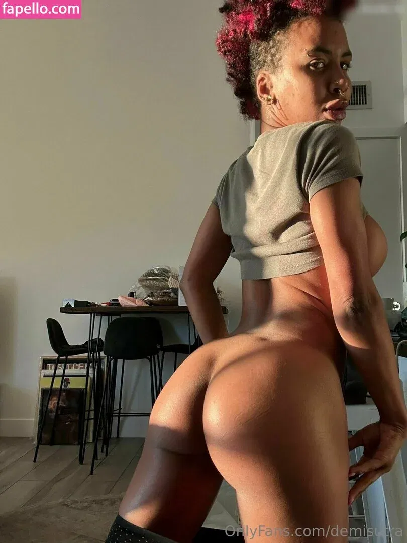 Demi Sutra / DemiSutra Onlyfans Photo Gallery 