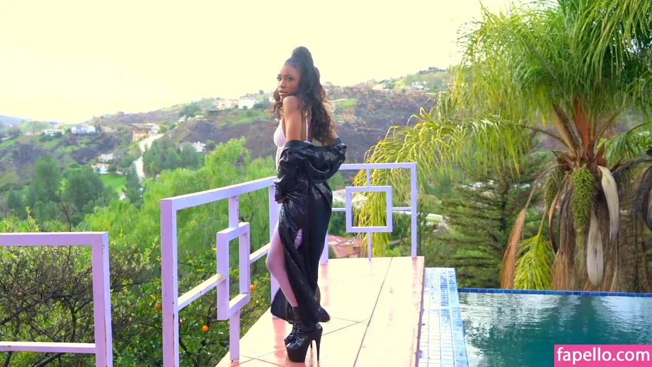 Demi Sutra / DemiSutra Onlyfans Photo Gallery 