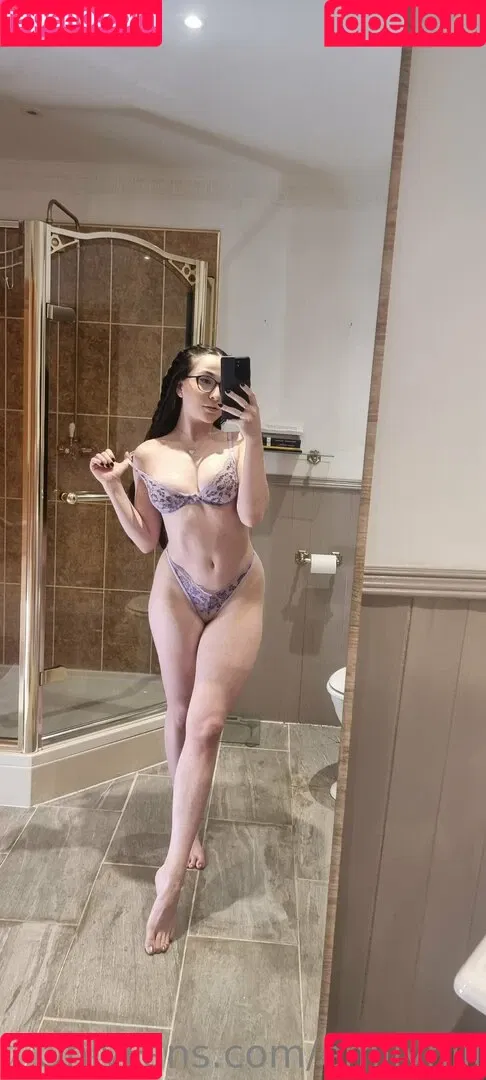 emilyhill / emilyhillxoxo Onlyfans Photo Gallery 
