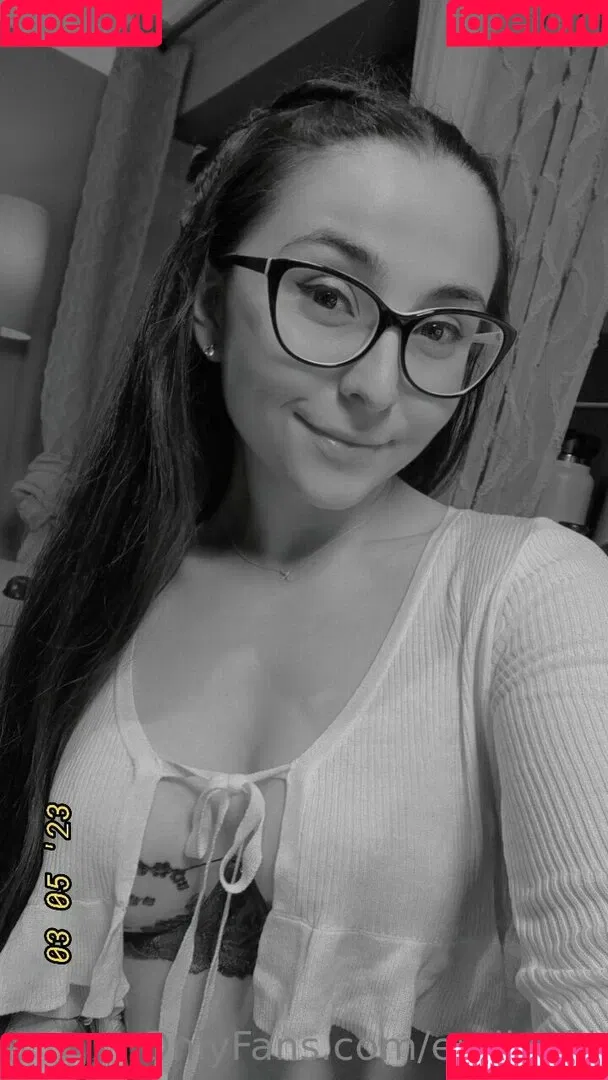 emilyhill / emilyhillxoxo Onlyfans Photo Gallery 