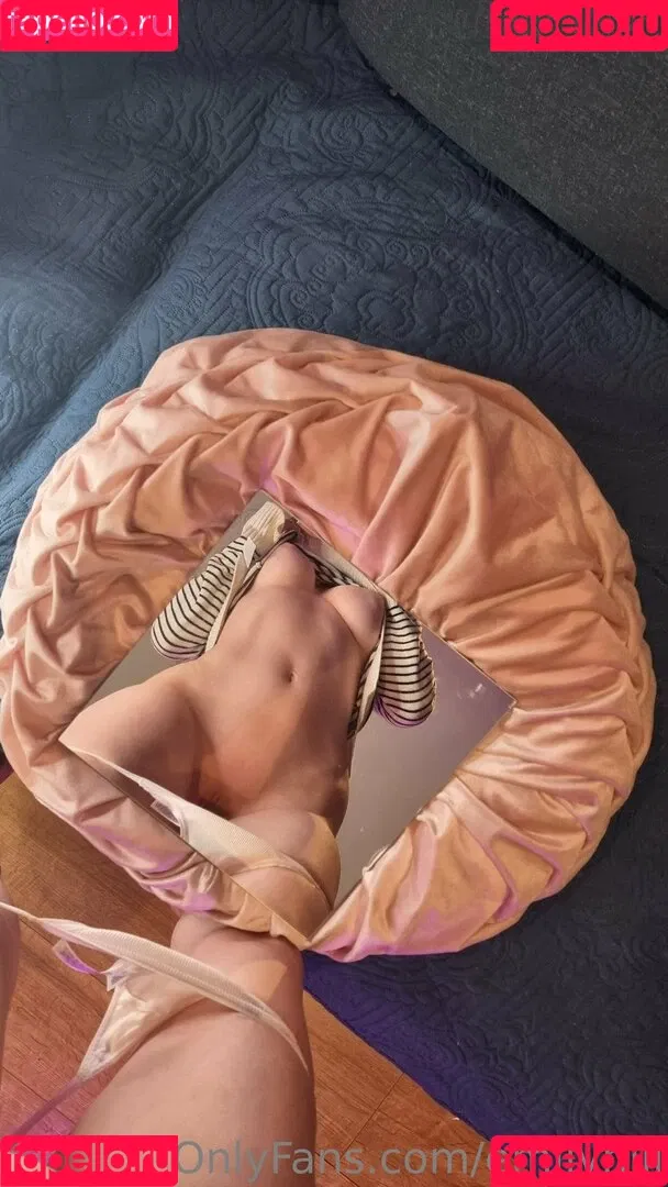 emilyhill / emilyhillxoxo Onlyfans Photo Gallery 