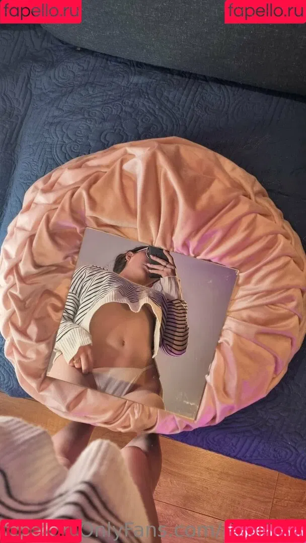 emilyhill / emilyhillxoxo Onlyfans Photo Gallery 