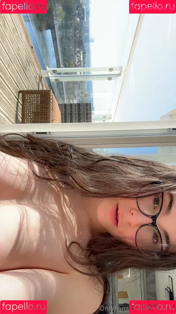 emilyhill / emilyhillxoxo Onlyfans Photo Gallery 