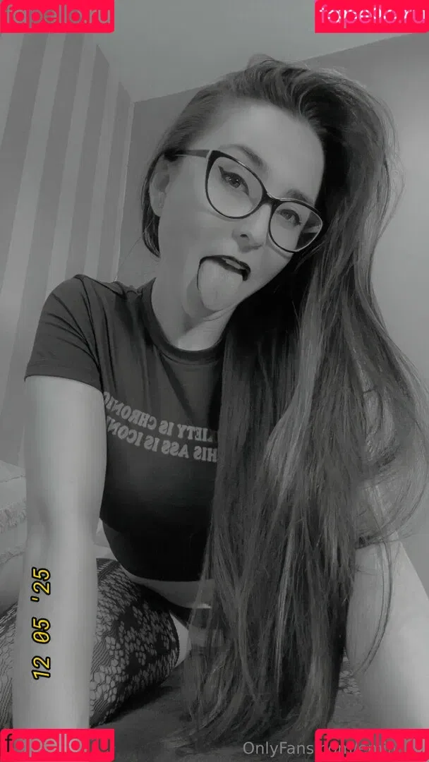 emilyhill / emilyhillxoxo Onlyfans Photo Gallery 
