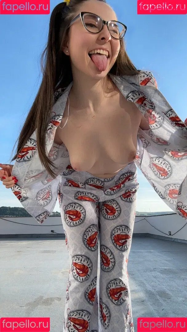 emilyhill / emilyhillxoxo Onlyfans Photo Gallery 