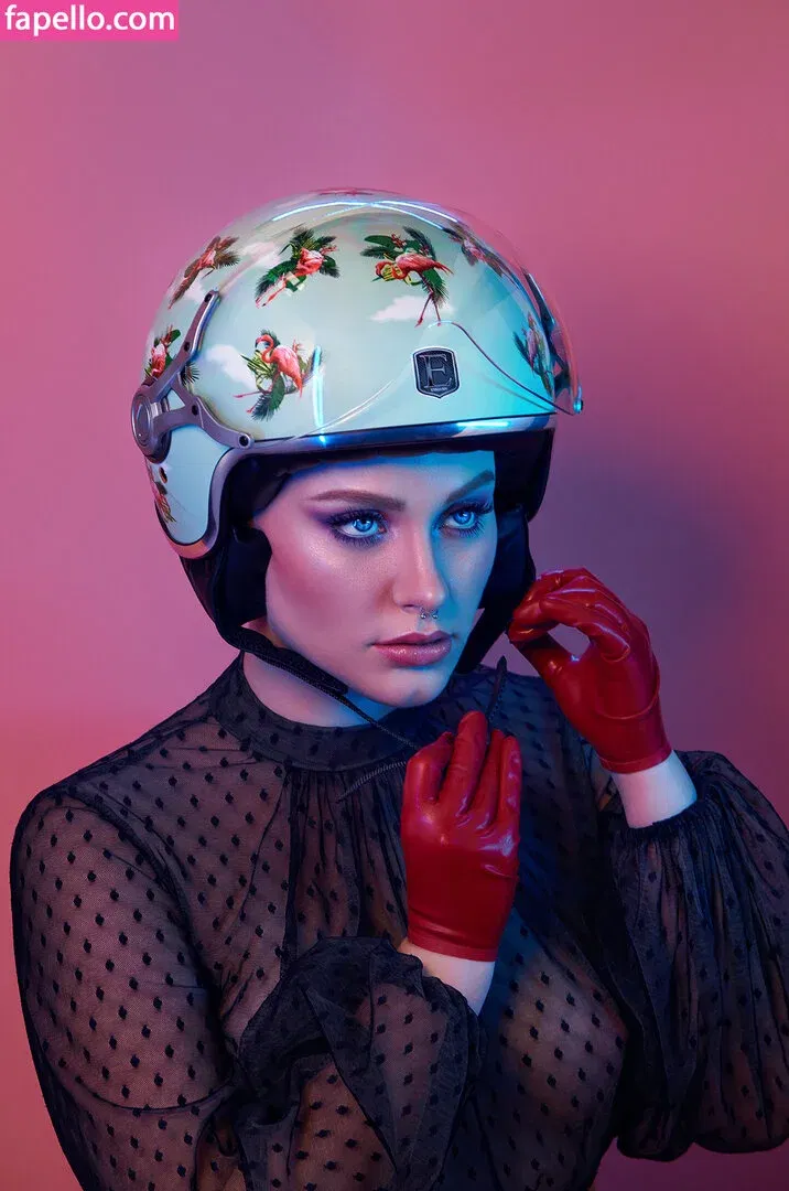 Mila Orriols / milafique Onlyfans Photo Gallery 