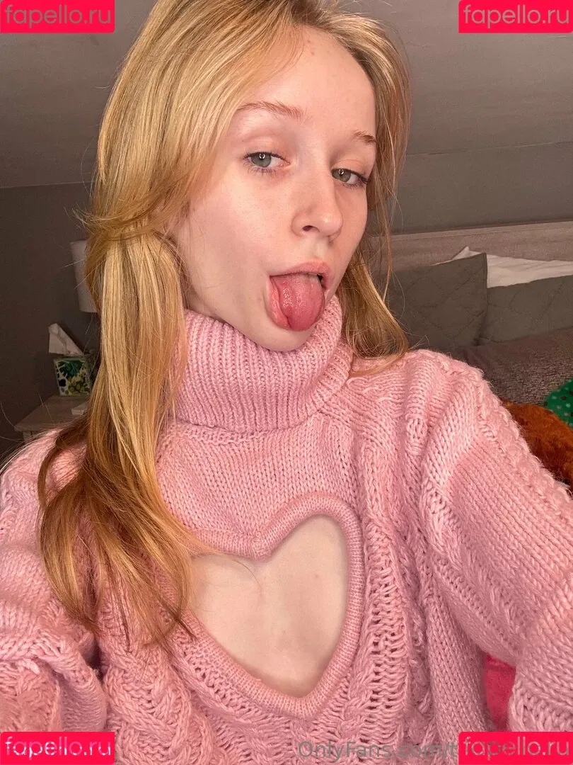teenzybella Onlyfans Photo Gallery 