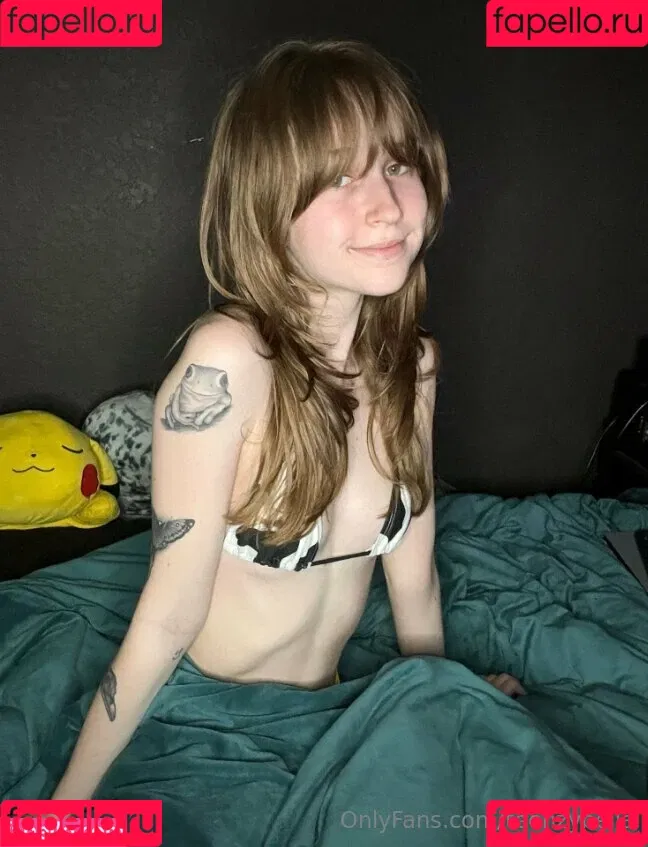 teenzybella Onlyfans Photo Gallery 