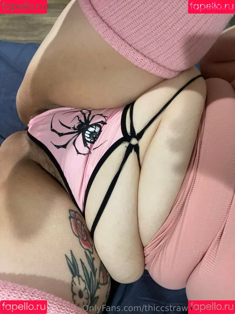 thiccstrawberryspam Onlyfans Photo Gallery 