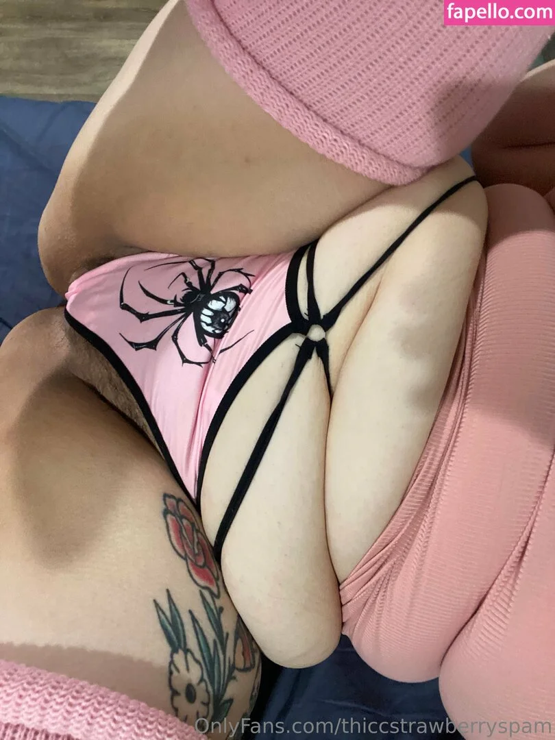 thiccstrawberryspam Onlyfans Photo Gallery 