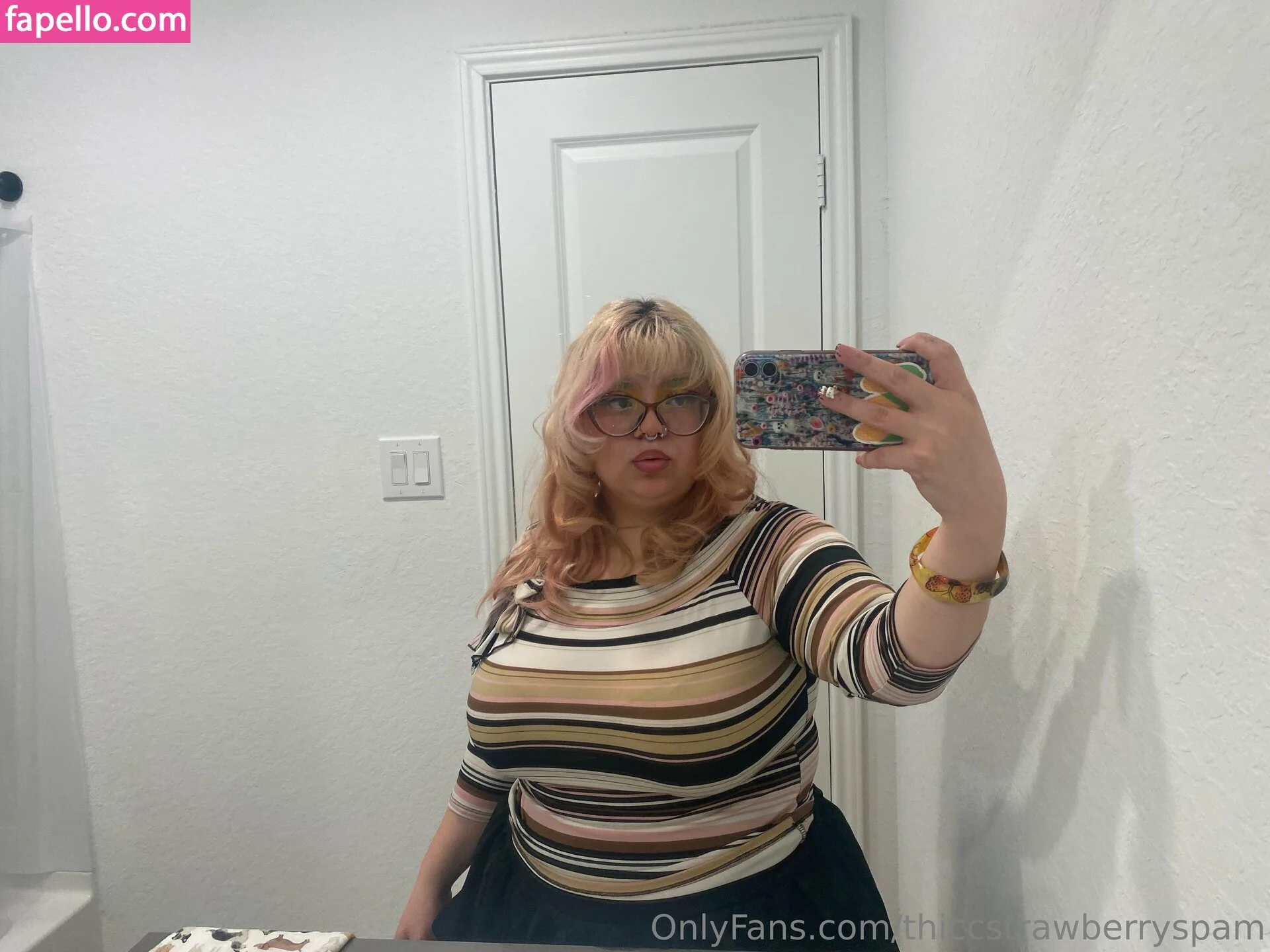 thiccstrawberryspam Onlyfans Photo Gallery 